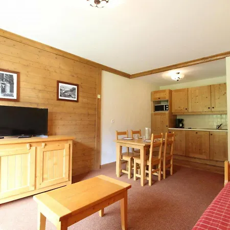 Cosy 4 Pers. Au Pied Des Pistes Avec Piscine Et Parking - Fr-1-508-143 Apartment Lanslebourg-Mont-Cenis